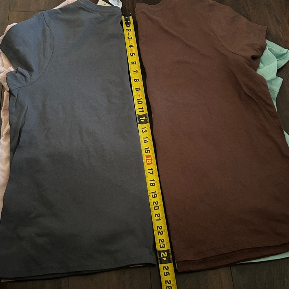 NWT Womens  XXL Graphic T-Shirts - Picture 10 of 11